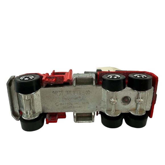 Hot Wheels 1979 Peterbilt Cement Truck - Picture 5 of 6